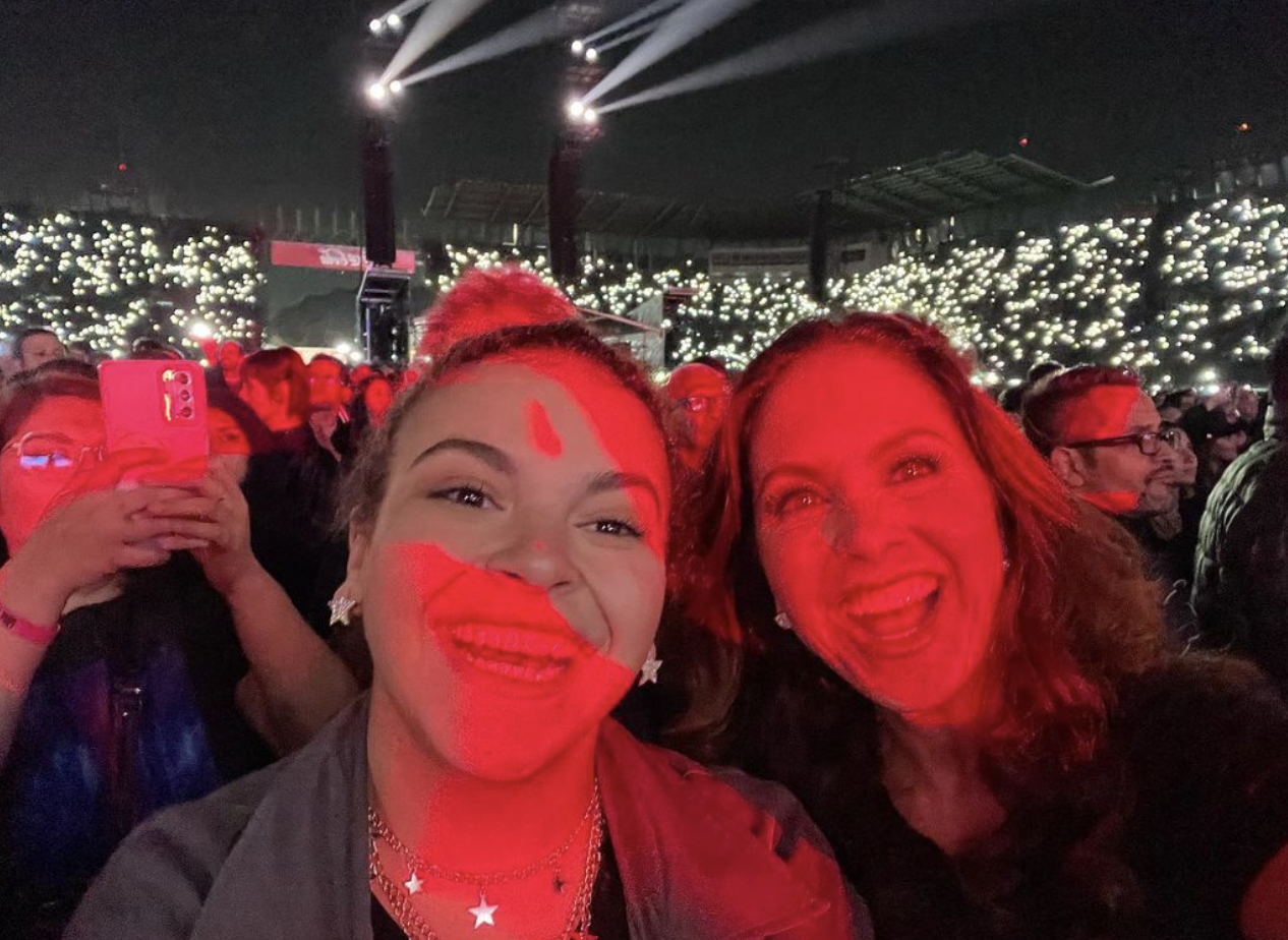 Lucero y Lucerito Mijares en el concierto de Paul McCartney el 14 de noviembre en le Foro Sol. 